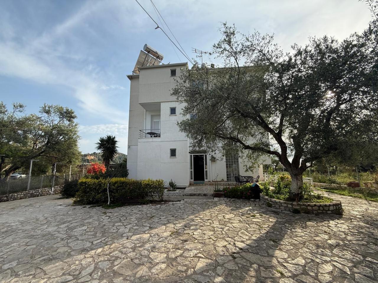 Hotel Stolis Himarë Exterior foto