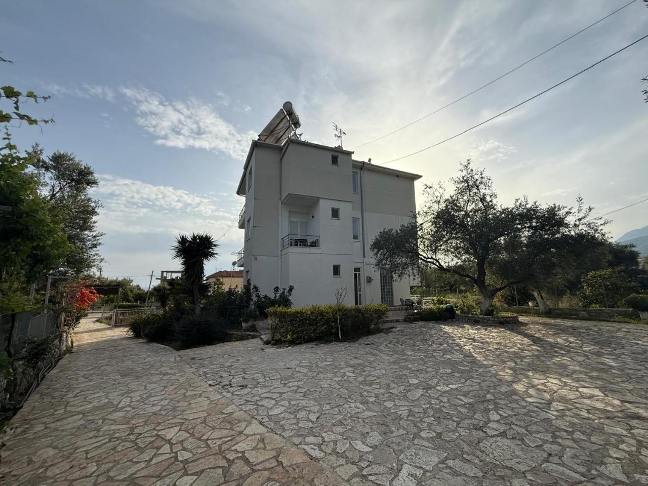 Hotel Stolis Himarë Exterior foto